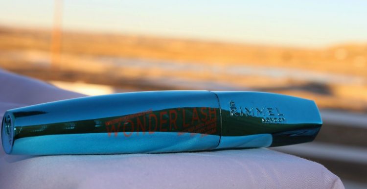 To conquer the summer. Novelty of 2016: Waterproof Mascara wonder’full from Rimmel